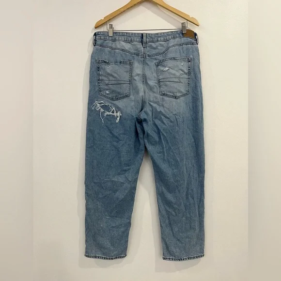 American Eagle Mom Straight Distressed Jeans 16 - Picture 5 of 10